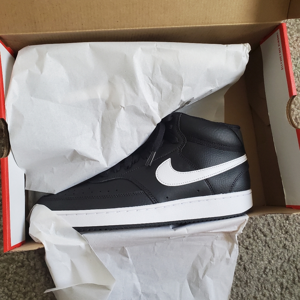 Nike court vision mid, Black and White. MEN Size 8